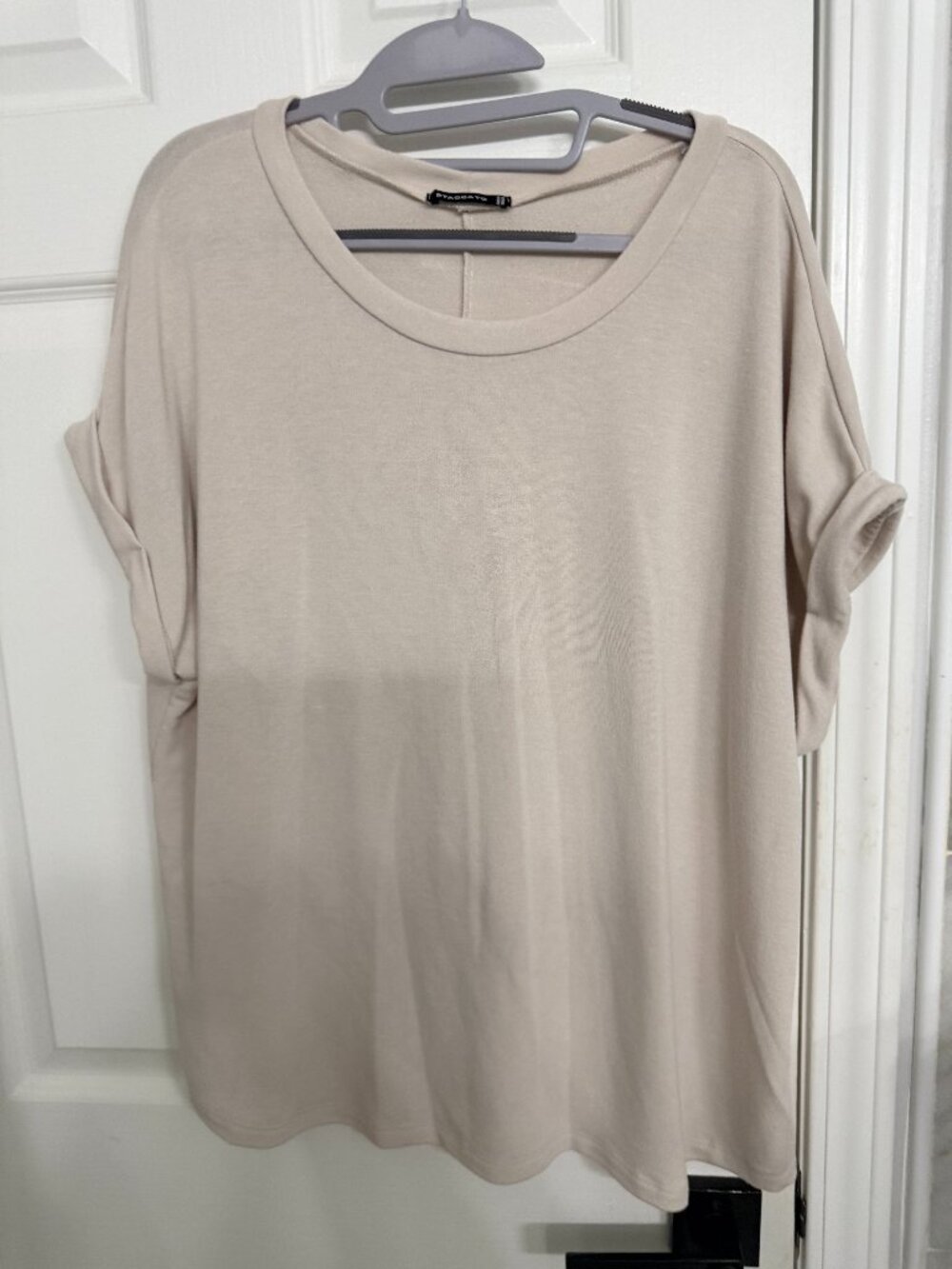 Staccato Beige Rolled Sleeve Center Seam Scoop Neck Tee L